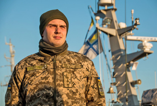 Командир патрульного катера типу Island Р-190 «Слов’янськ» Дамір АУЛІН. Фото з сайту krymr.com/Аулин